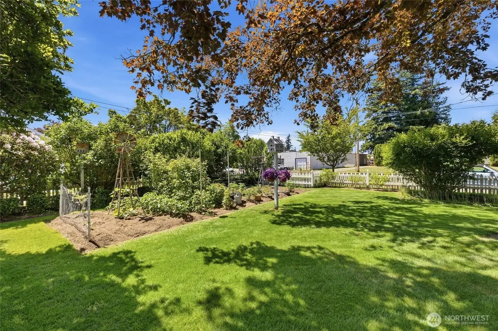 214 15th Street Lynden WA 98264