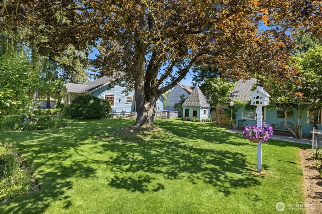 214 15th Street Lynden WA 98264
