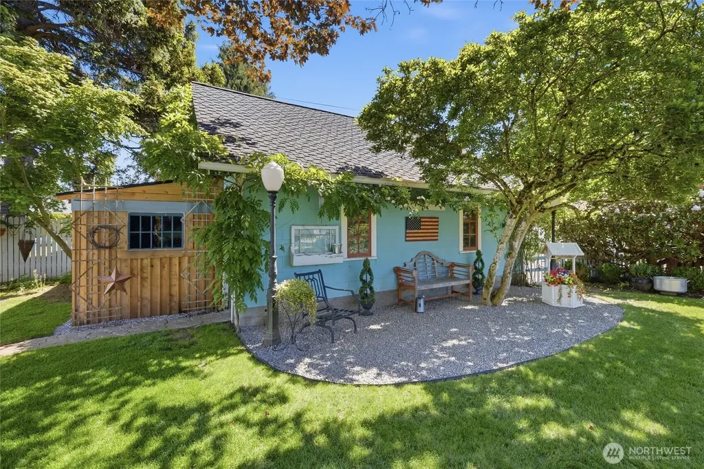 214 15th Street Lynden WA 98264