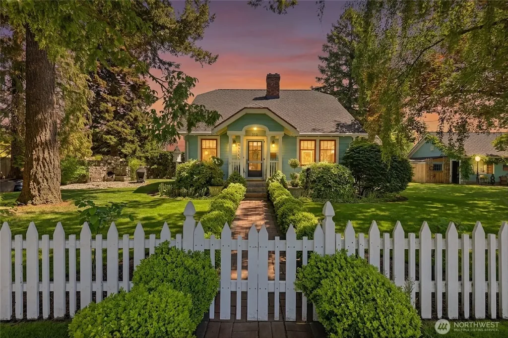 214 15th Street Lynden WA 98264