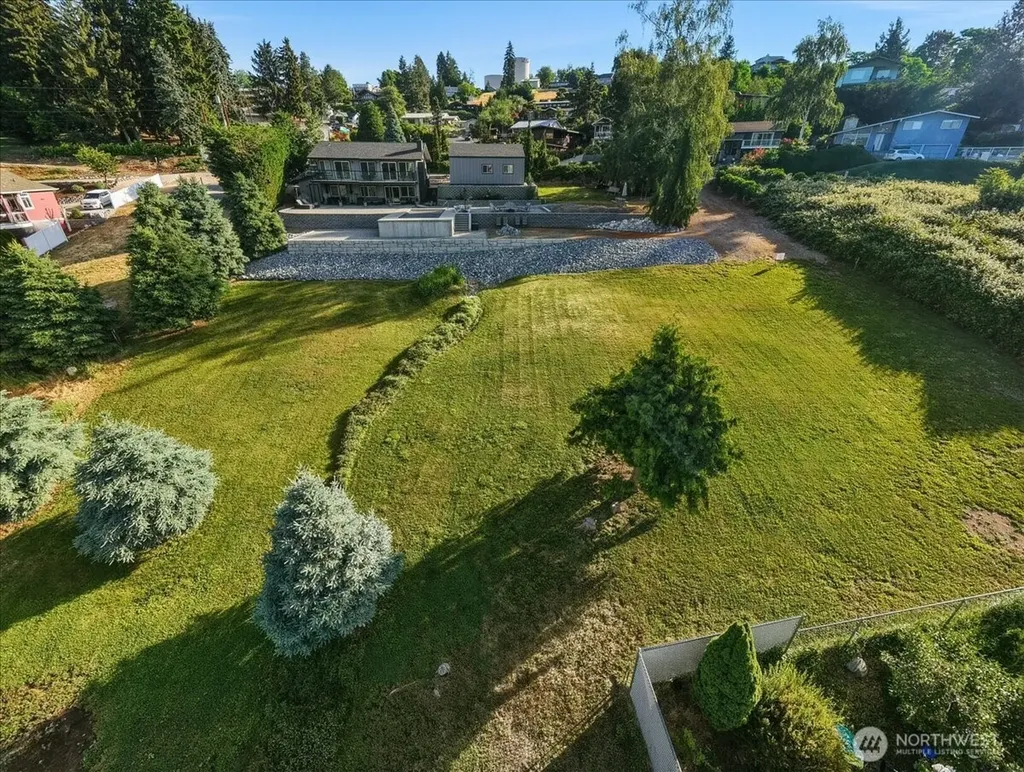 241 Lakeshore Drive Manson WA 98831
