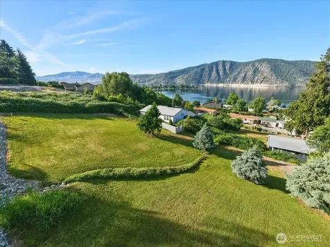 241 Lakeshore Drive Manson WA 98831