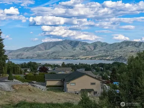 241 Lakeshore Drive Manson WA 98831
