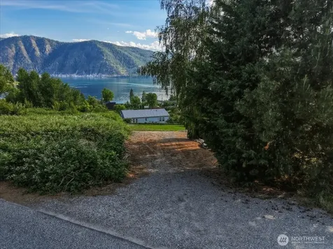 241 Lakeshore Drive Manson WA 98831
