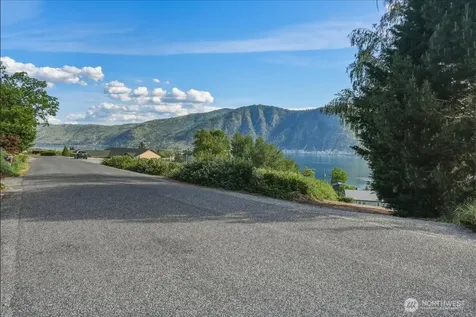 241 Lakeshore Drive Manson WA 98831