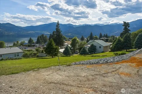 241 Lakeshore Drive Manson WA 98831
