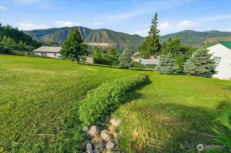 241 Lakeshore Drive Manson WA 98831