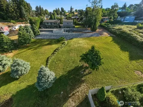 241 Lakeshore Drive Manson WA 98831