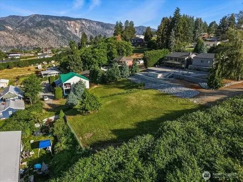 241 Lakeshore Drive Manson WA 98831