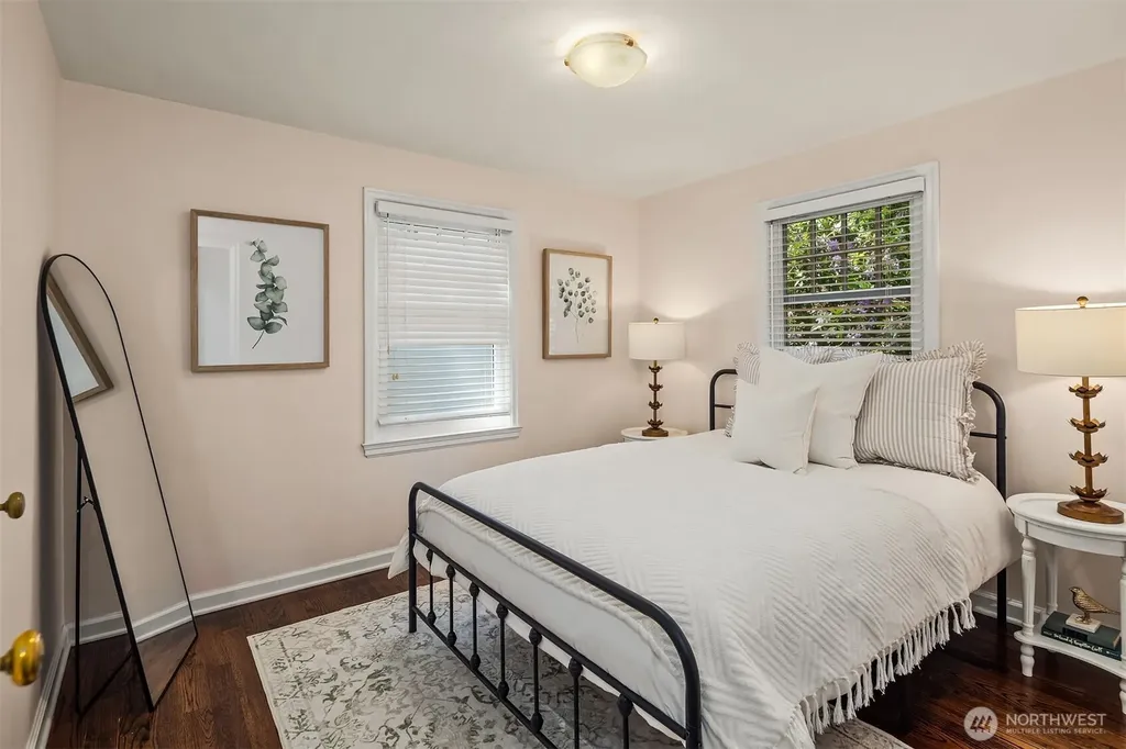 7337 48th Avenue NE Seattle WA 98115