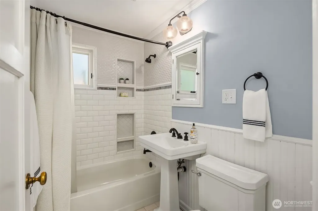 7337 48th Avenue NE Seattle WA 98115