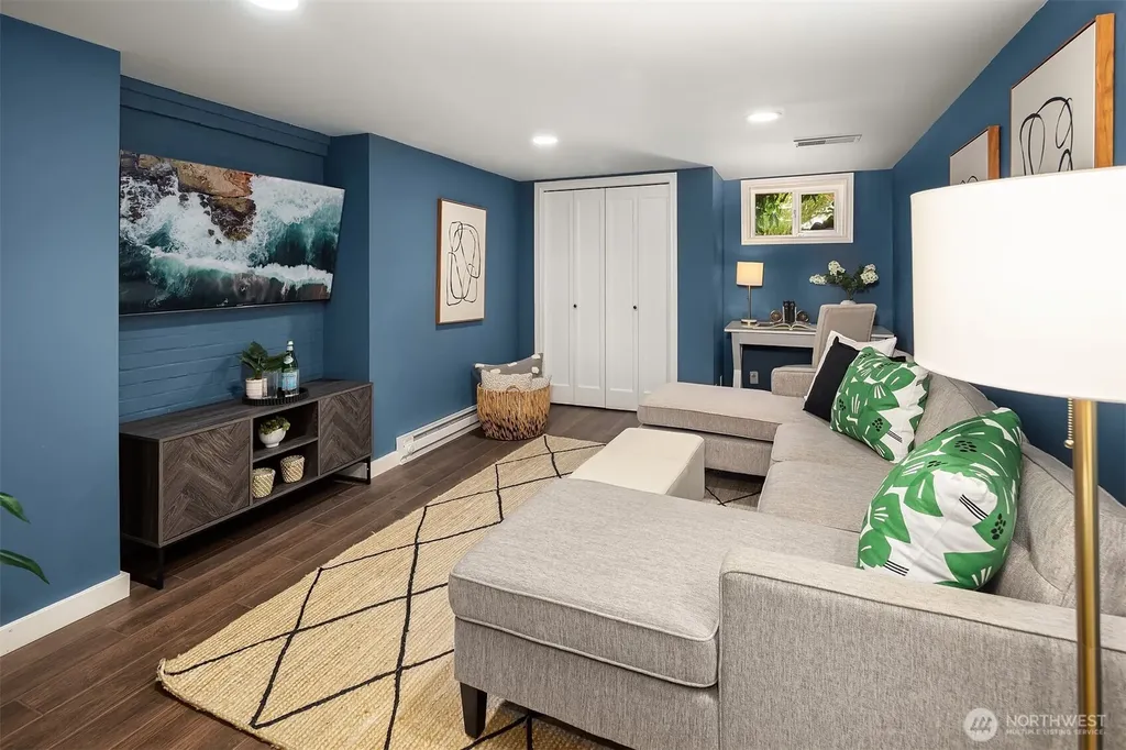 7337 48th Avenue NE Seattle WA 98115