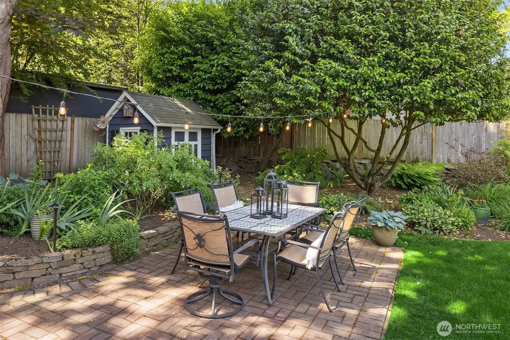 7337 48th Avenue NE Seattle WA 98115