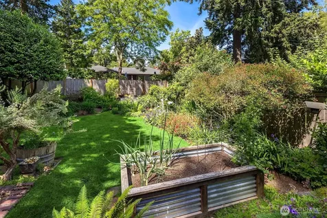 7337 48th Avenue NE Seattle WA 98115