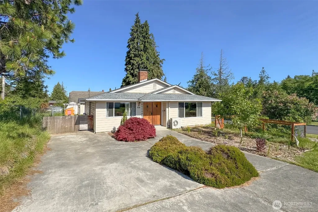 806 S E Street Port Angeles WA 98363