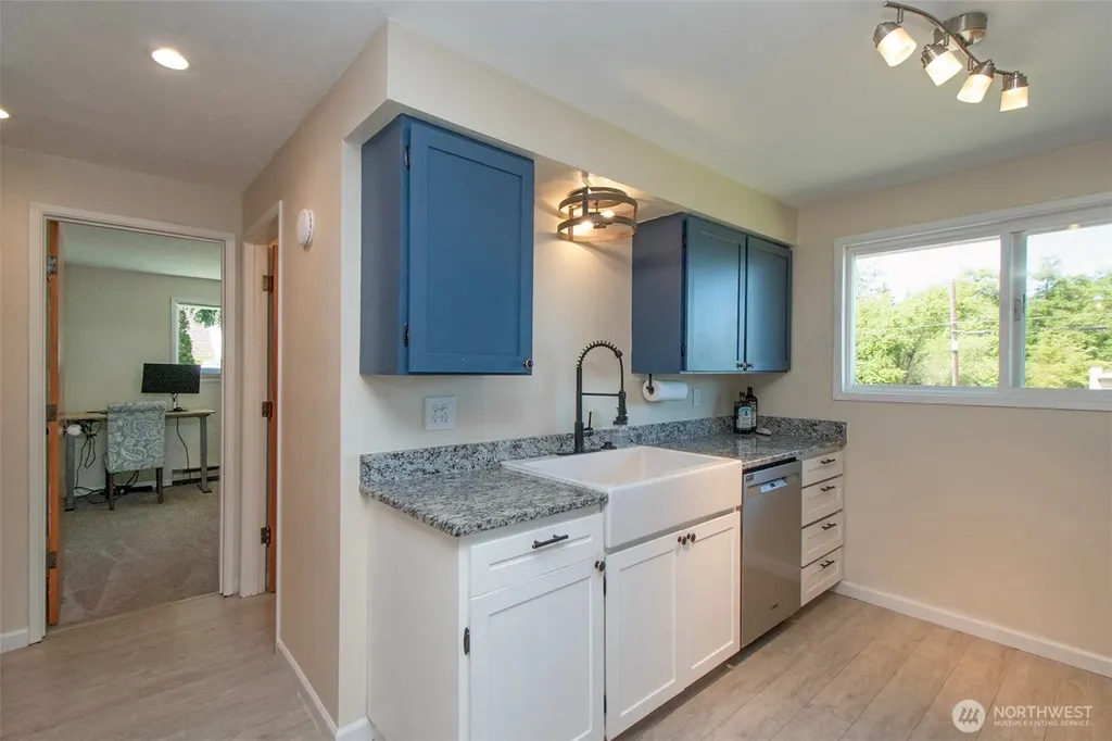 806 S E Street Port Angeles WA 98363