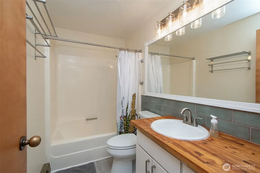806 S E Street Port Angeles WA 98363