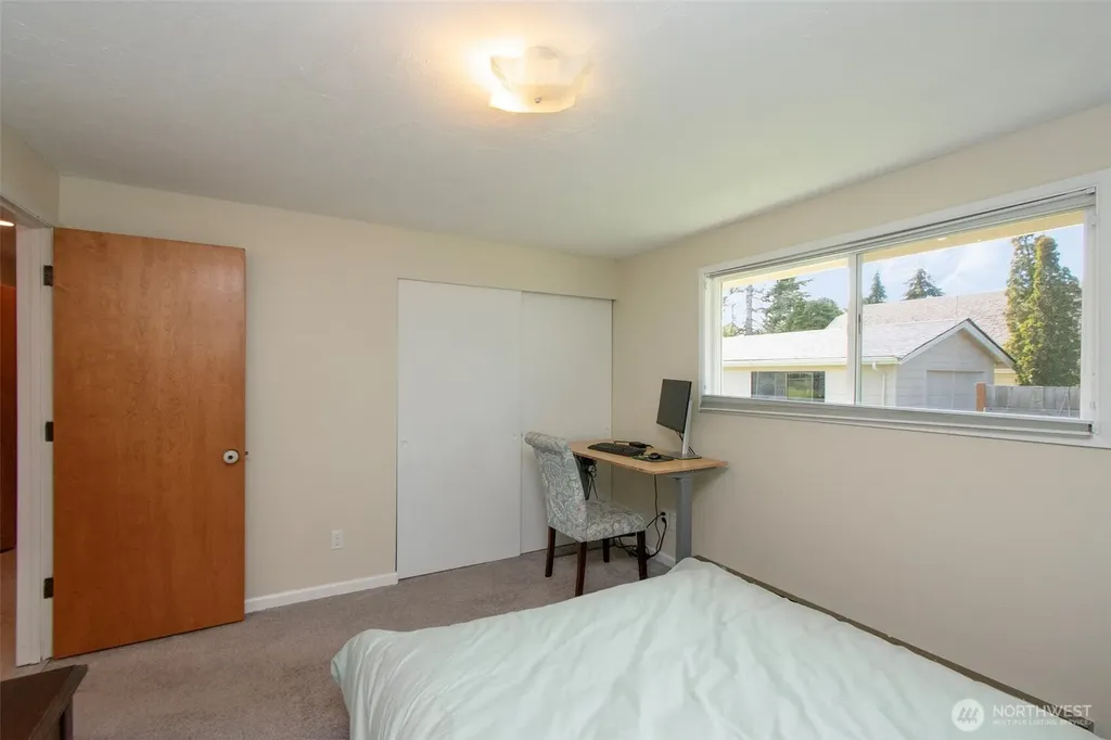806 S E Street Port Angeles WA 98363
