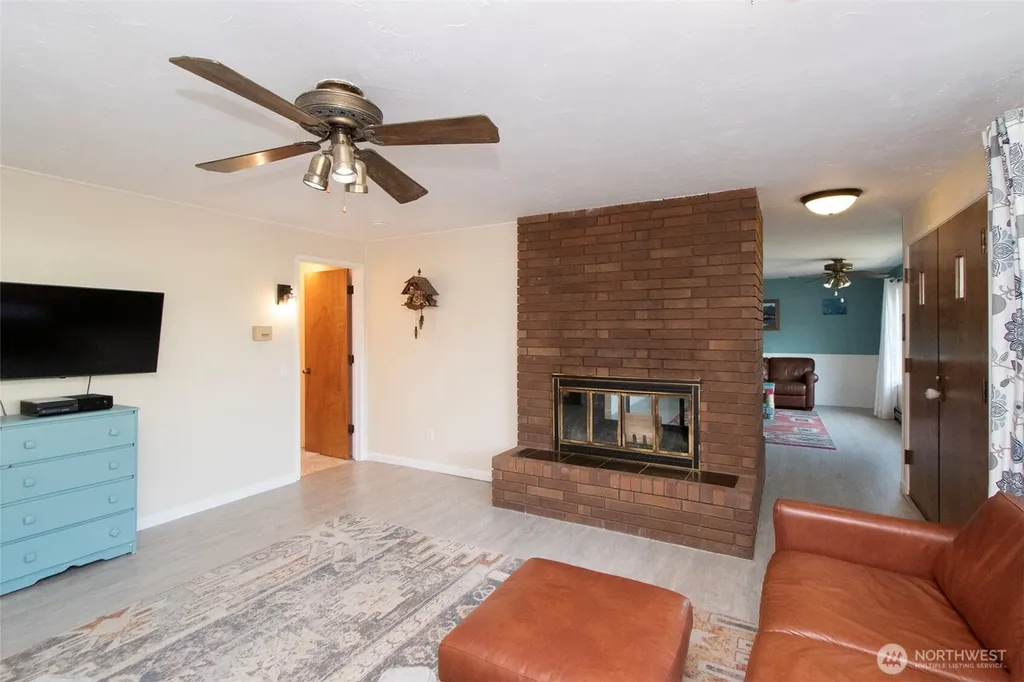 806 S E Street Port Angeles WA 98363
