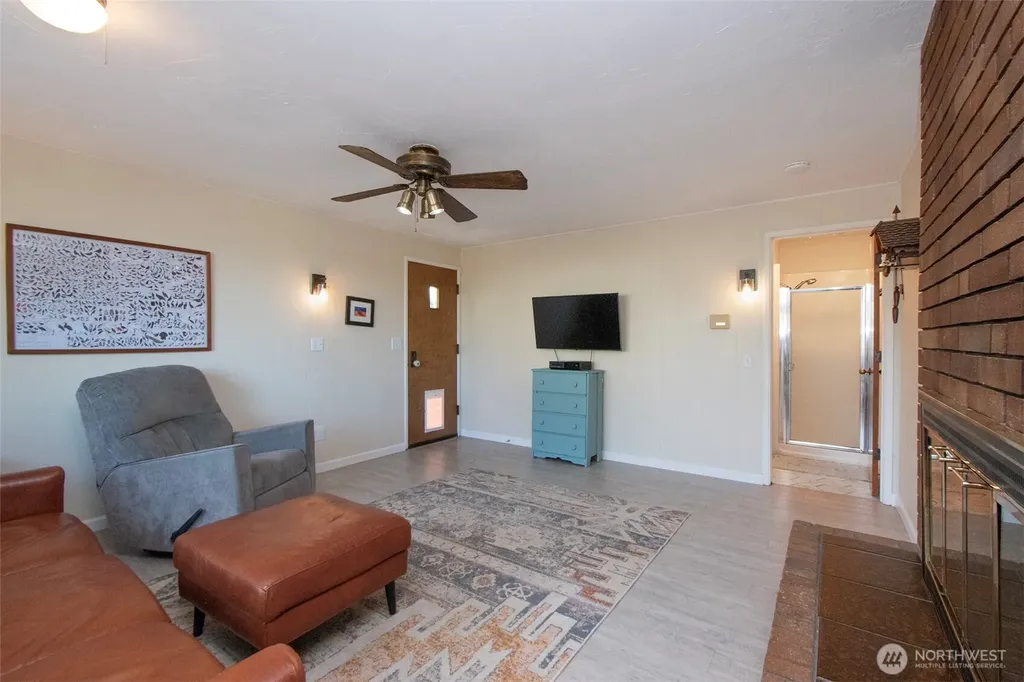806 S E Street Port Angeles WA 98363