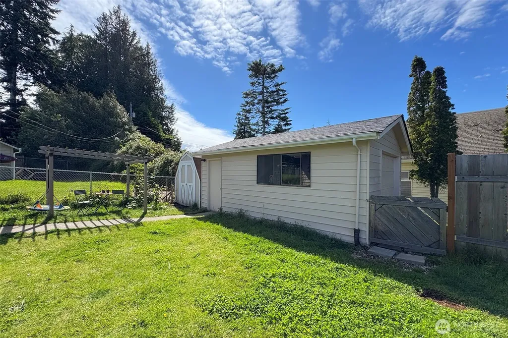 806 S E Street Port Angeles WA 98363