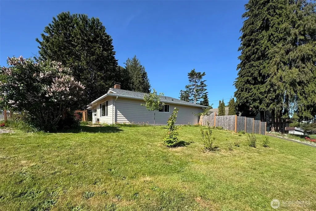 806 S E Street Port Angeles WA 98363