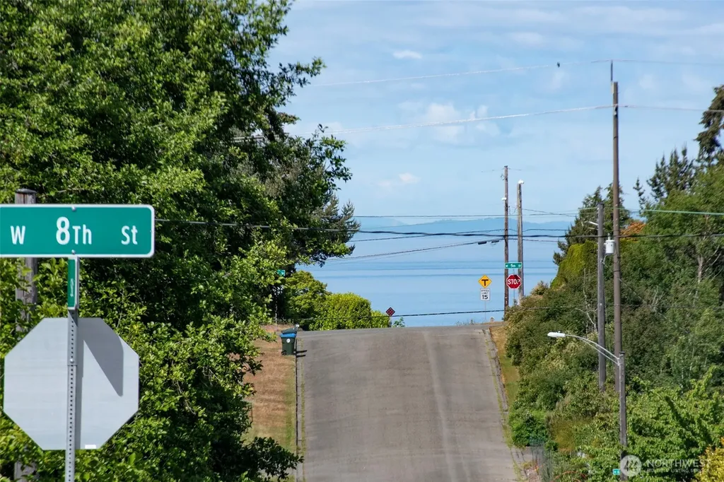 806 S E Street Port Angeles WA 98363