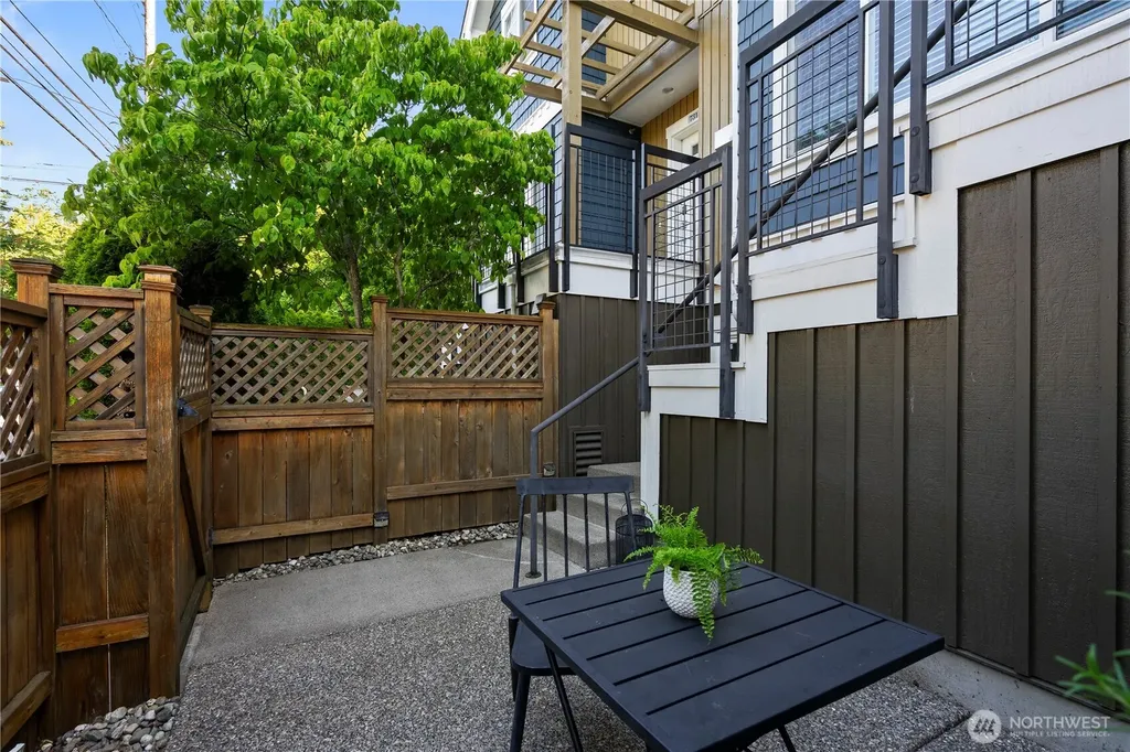 7316 Woodlawn Avenue NE Seattle WA 98115