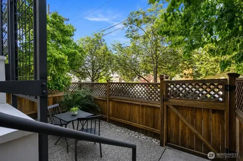 7316 Woodlawn Avenue NE Seattle WA 98115