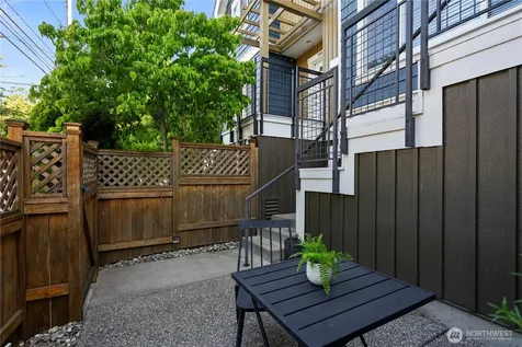 7316 Woodlawn Avenue NE Seattle WA 98115