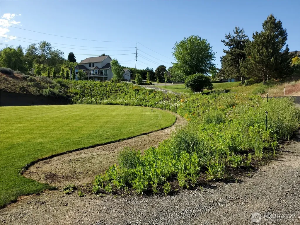 844 N Manchester Place East Wenatchee WA 98802