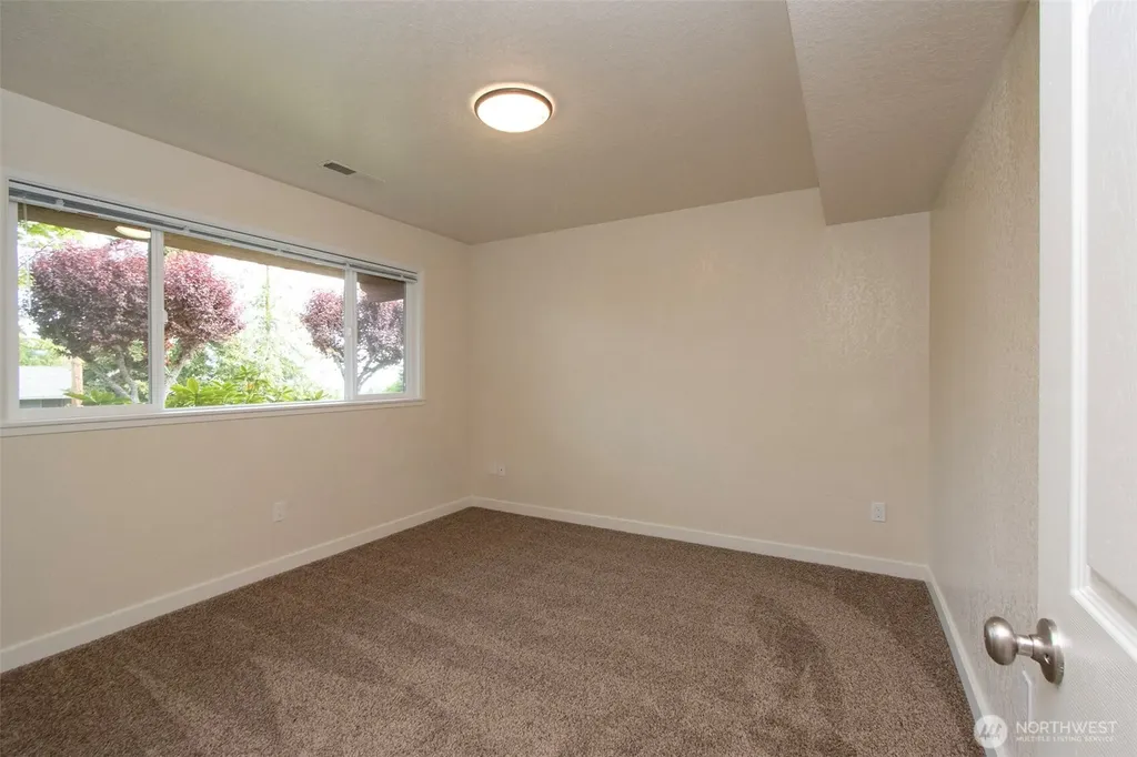 1212 E Craig Avenue Port Angeles WA 98362