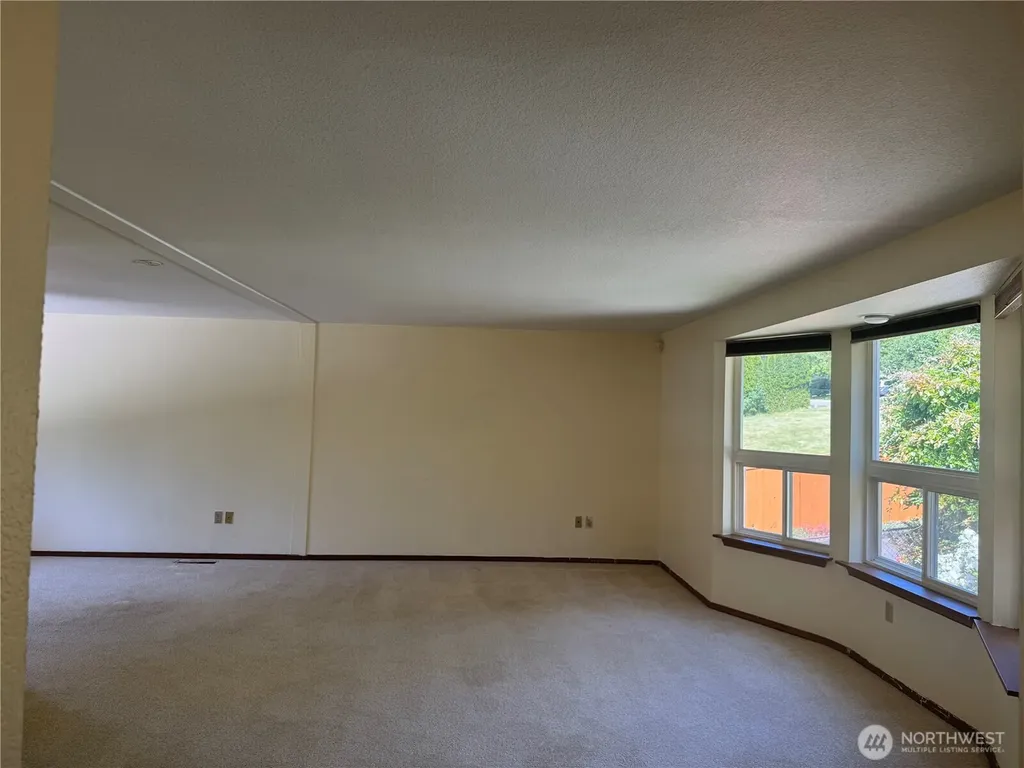 320 181st Avenue E Lake Tapps WA 98391