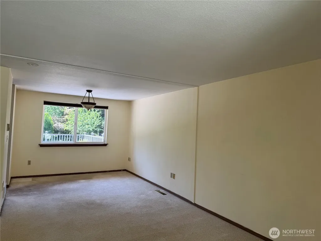 320 181st Avenue E Lake Tapps WA 98391