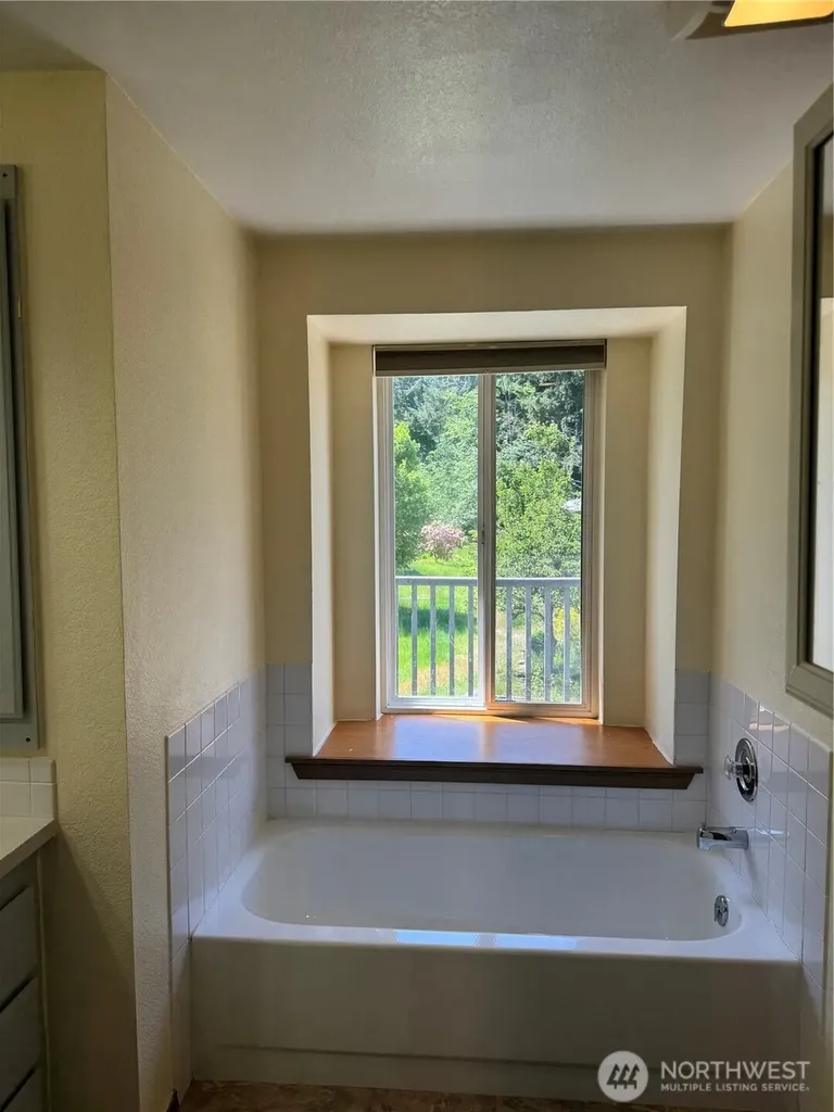 320 181st Avenue E Lake Tapps WA 98391