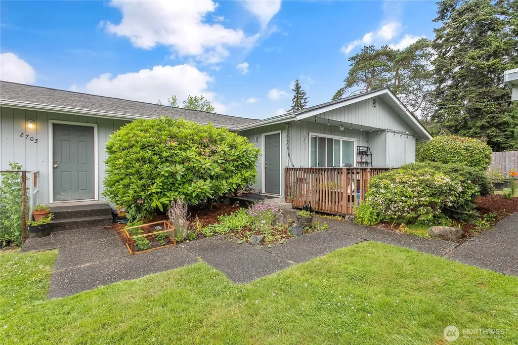 2701 Texas (2701-2709) Street Bellingham WA 98229