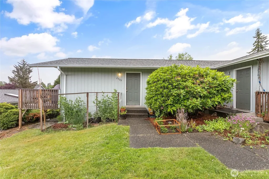 2701 Texas (2701-2709) Street Bellingham WA 98229