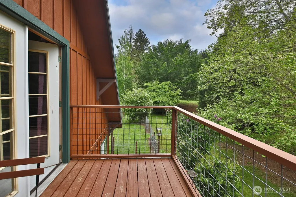 6939 Old Wagon Road Clinton WA 98236