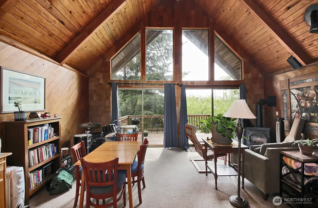 6939 Old Wagon Road Clinton WA 98236