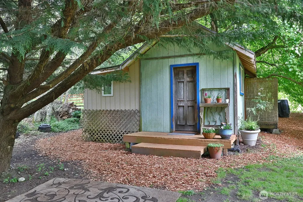 6939 Old Wagon Road Clinton WA 98236