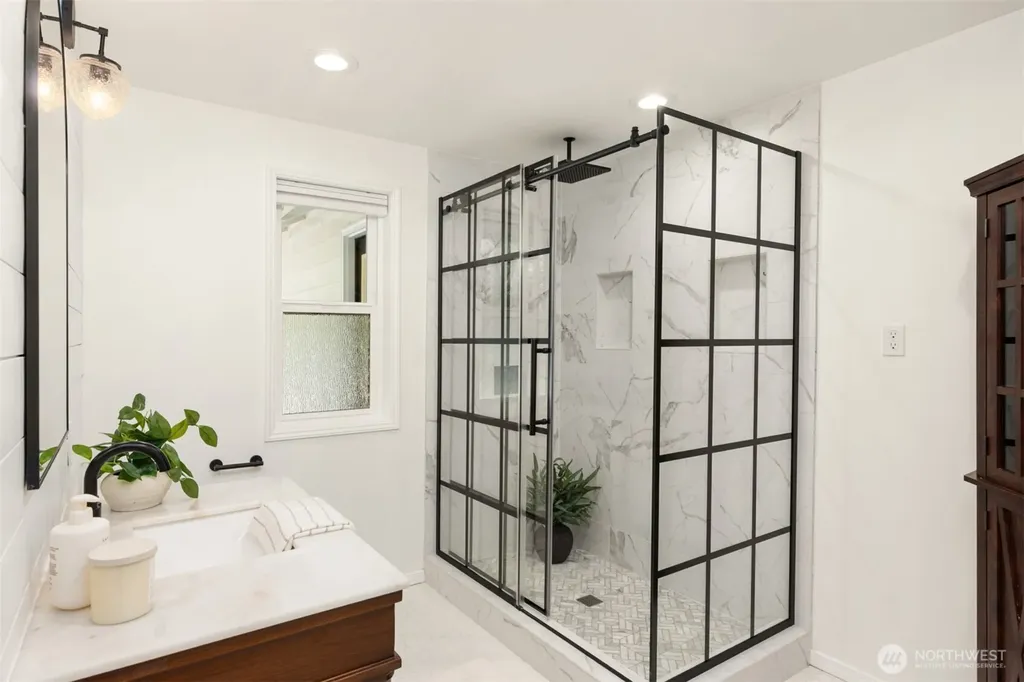 8980 Bay Street NE Bainbridge Island WA 98110