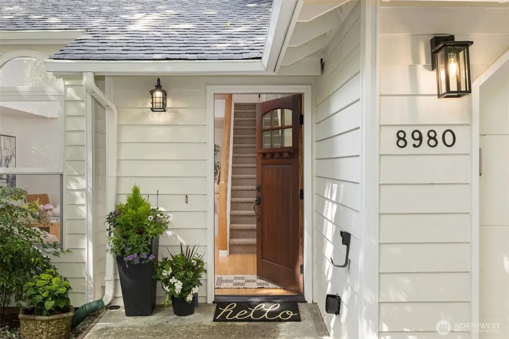 8980 Bay Street NE Bainbridge Island WA 98110