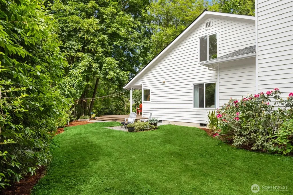 8980 Bay Street NE Bainbridge Island WA 98110