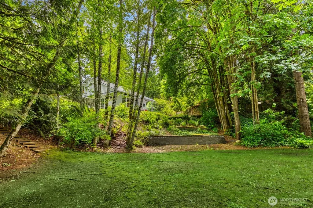 8980 Bay Street NE Bainbridge Island WA 98110