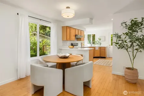 8980 Bay Street NE Bainbridge Island WA 98110