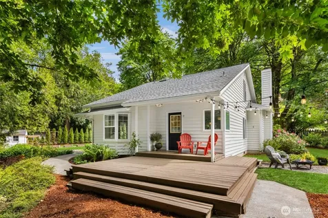 8980 Bay Street NE Bainbridge Island WA 98110