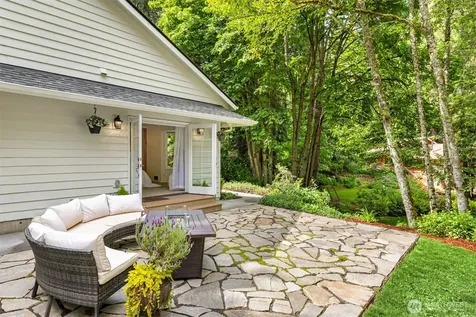 8980 Bay Street NE Bainbridge Island WA 98110