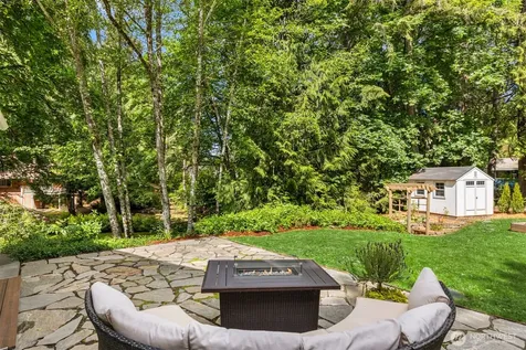 8980 Bay Street NE Bainbridge Island WA 98110
