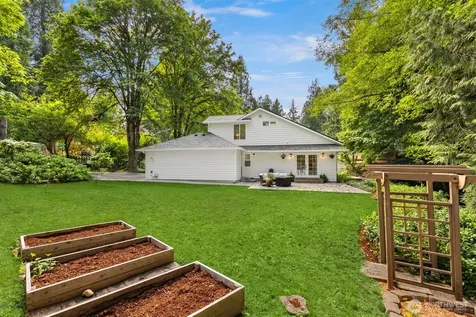 8980 Bay Street NE Bainbridge Island WA 98110