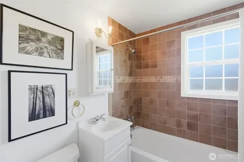 7306 S 115th Street Seattle WA 98178